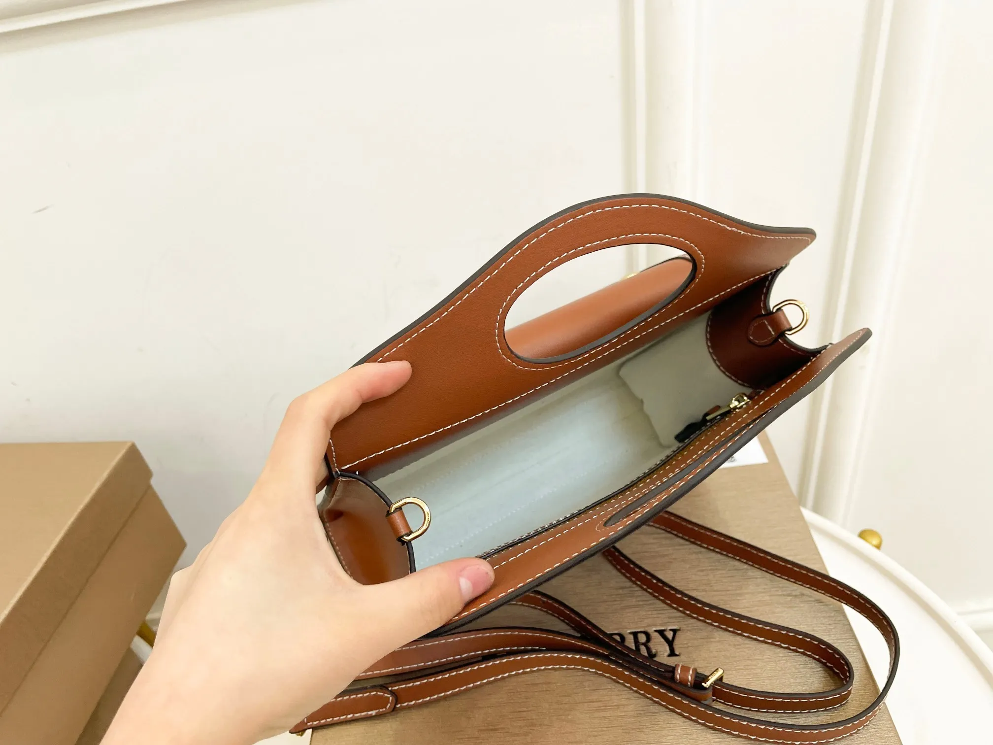 All Categories Official Website "Brand Women's Bags" Women's Bags 💙 Burberry 2023 New Burberry Crossbody Bag