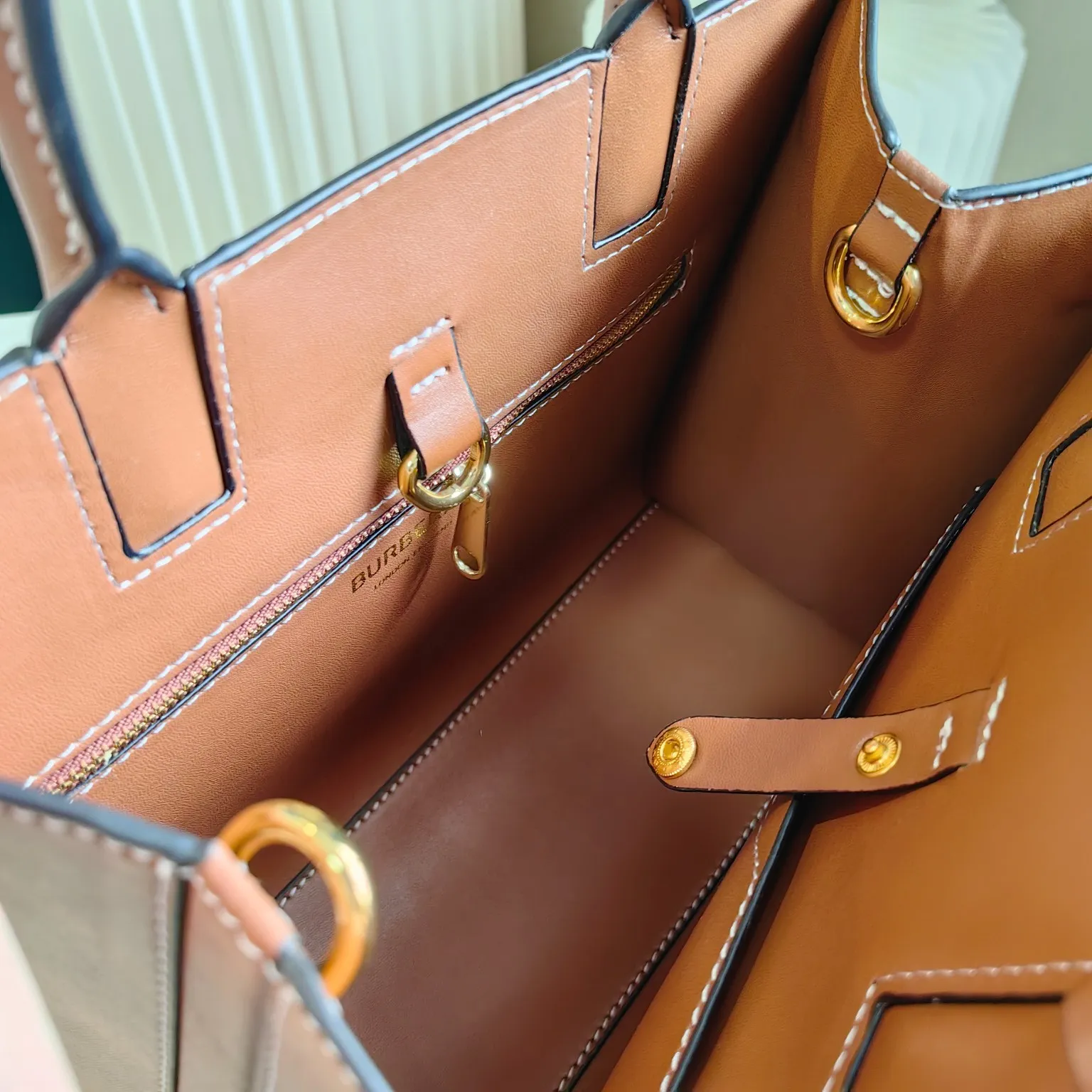 All Categories Official Website "Brand Women's Bags" Women's Bags 💙 Burberry 2024 Official Website New Burberry Crossbody Bag