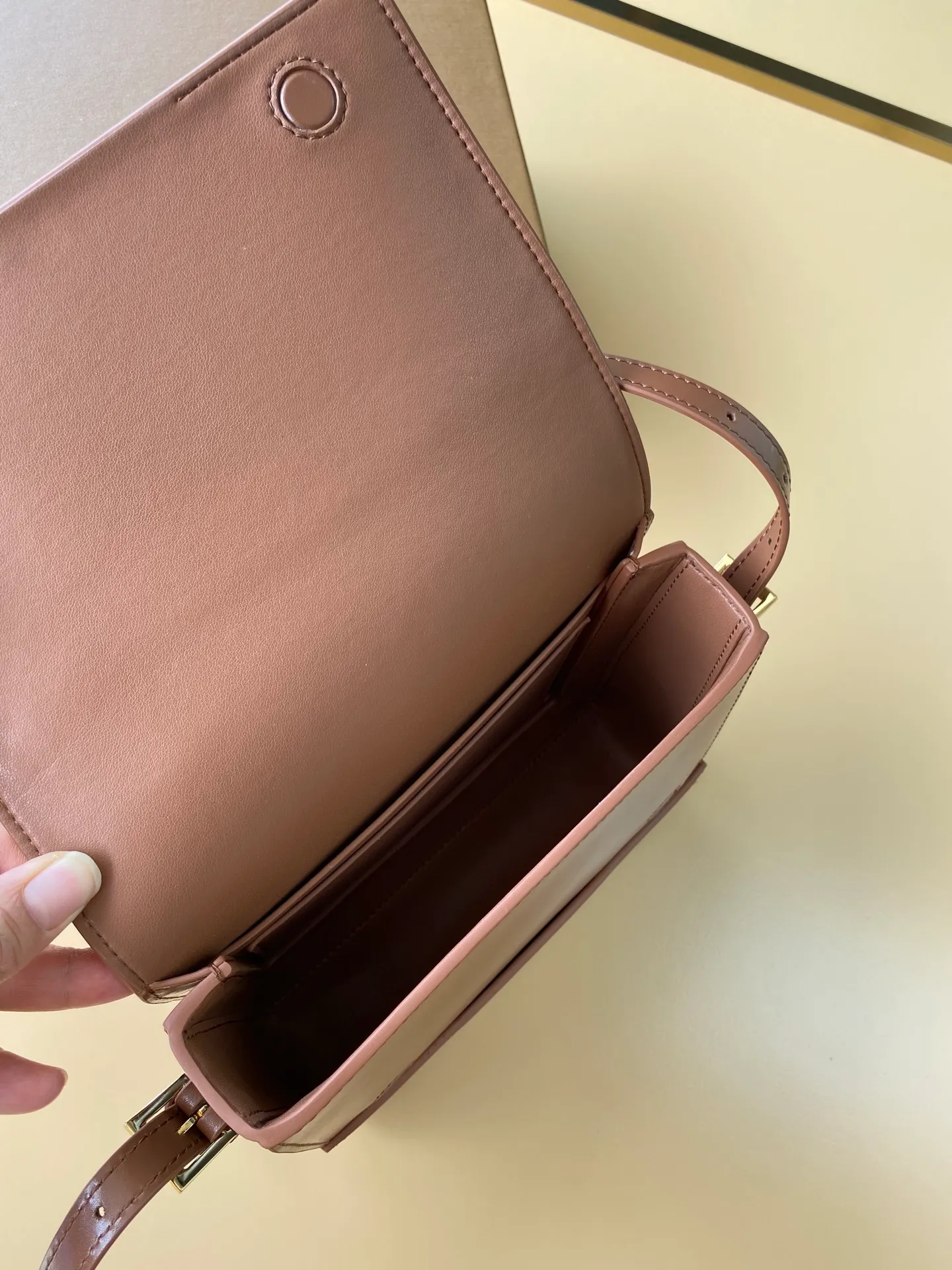All Categories Official Website "Brand Women's Bags" Women's Bags 💙 Burberry 2025 New Burberry Crossbody Bag