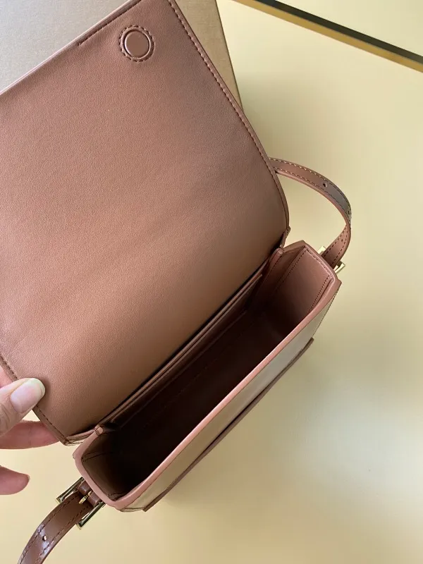 All Categories Official Website "Brand Women's Bags" Women's Bags 💙 Burberry 2025 New Burberry Crossbody Bag