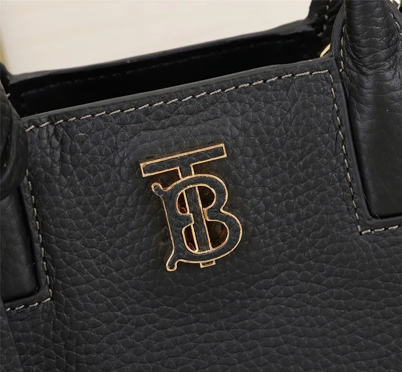 All categories Burberry women's bags (Burberry) Burberry 3302