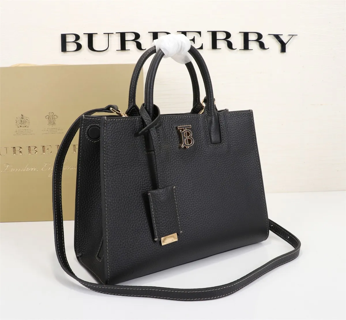 All categories Burberry women's bags (Burberry) Burberry 3302