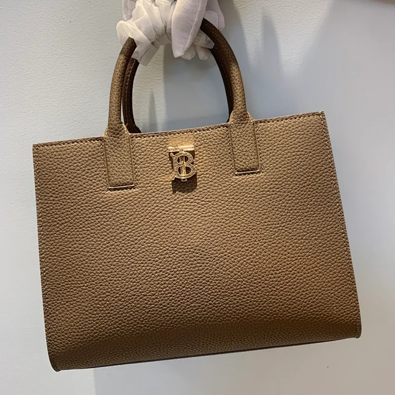 All categories Burberry women's bags (Burberry) Burberry 3302