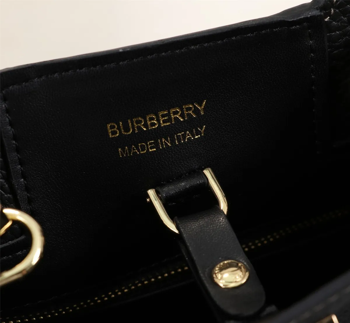 All categories Burberry women's bags (Burberry) Burberry 3302