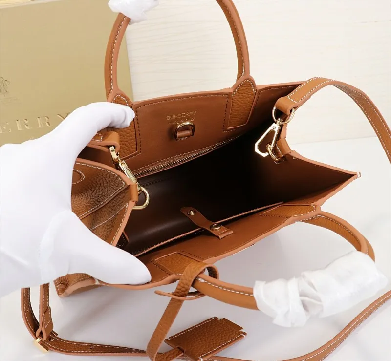 All categories Burberry women's bags (Burberry) Burberry 3302