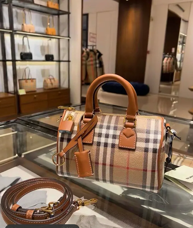 All categories Burberry women's bags (Burberry) Burberry 091