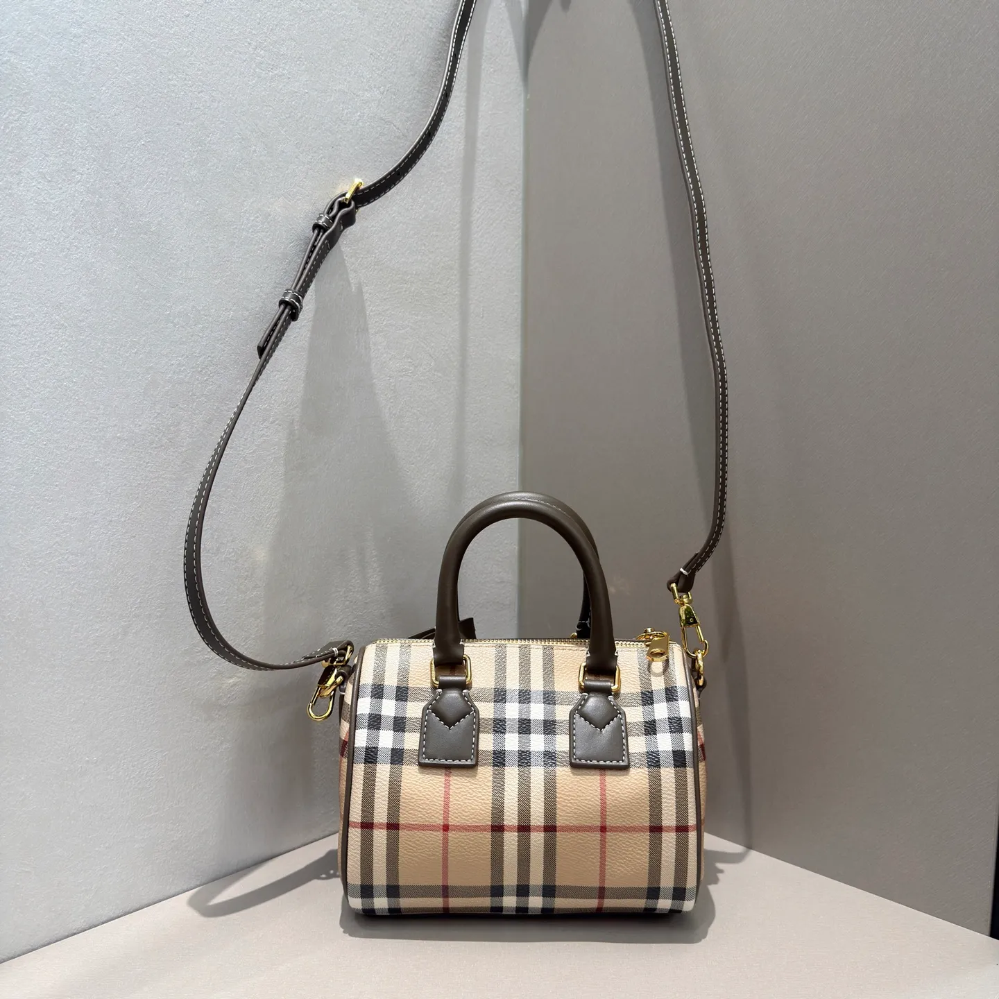 All categories Burberry women's bags (Burberry) Burberry 091