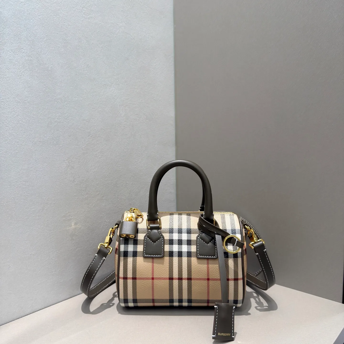 All categories Burberry women's bags (Burberry) Burberry 091