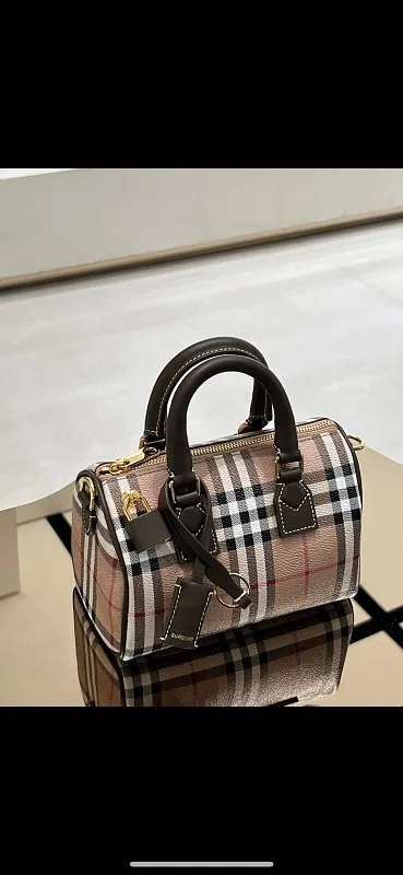 All categories Burberry women's bags (Burberry) Burberry 091