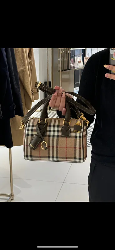 All categories Burberry women's bags (Burberry) Burberry 091