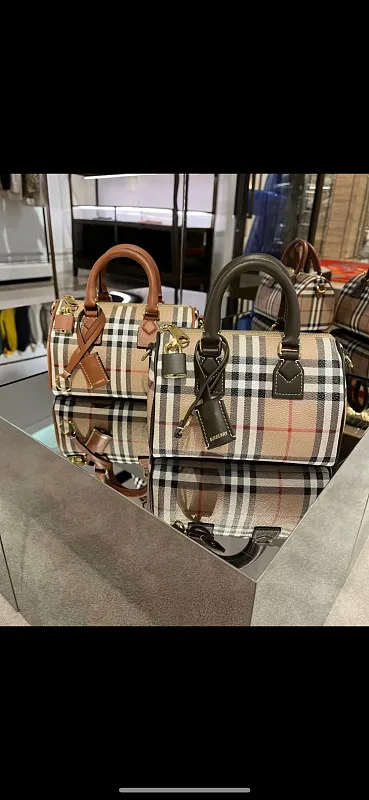 All categories Burberry women's bags (Burberry) Burberry 091