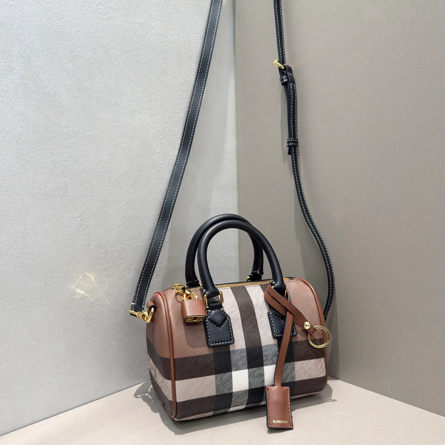 All categories Burberry women's bags (Burberry) Burberry 091