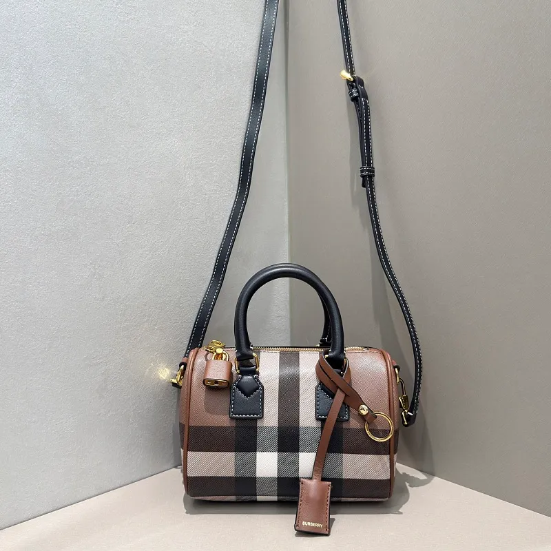 All categories Burberry women's bags (Burberry) Burberry 091