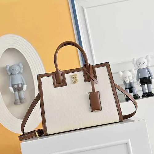 All categories Burberry women's bags (Burberry) Burberry 2530