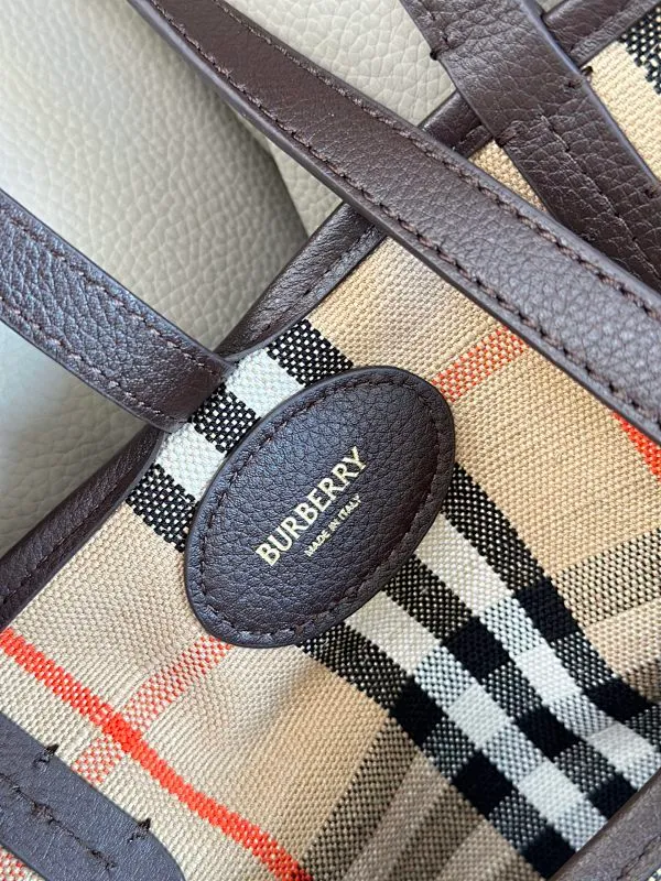 All categories Burberry women's bags (Burberry) Burberry 8399