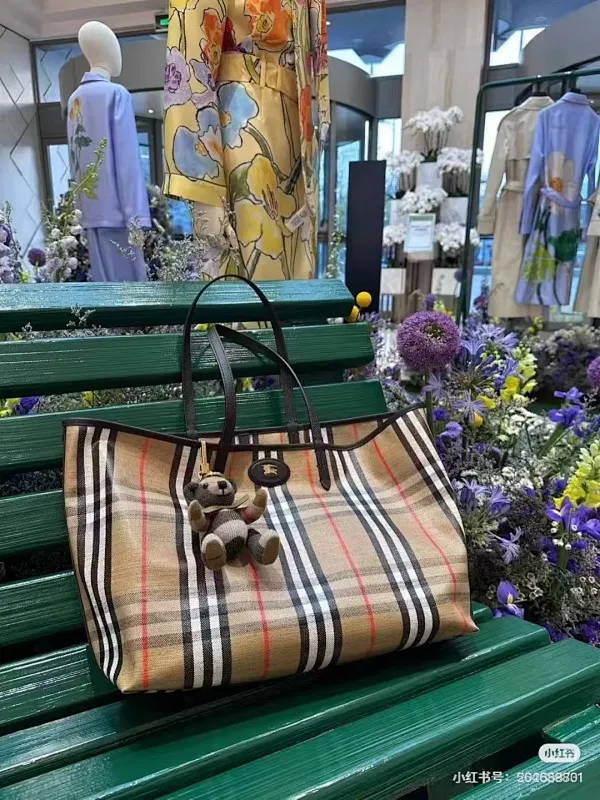 All categories Burberry women's bags (Burberry) Burberry 8399