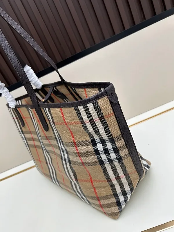All categories Burberry women's bags (Burberry) Burberry 08992