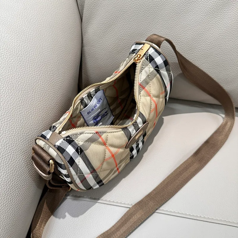 All categories Burberry women's bags (Burberry) Burberry 235