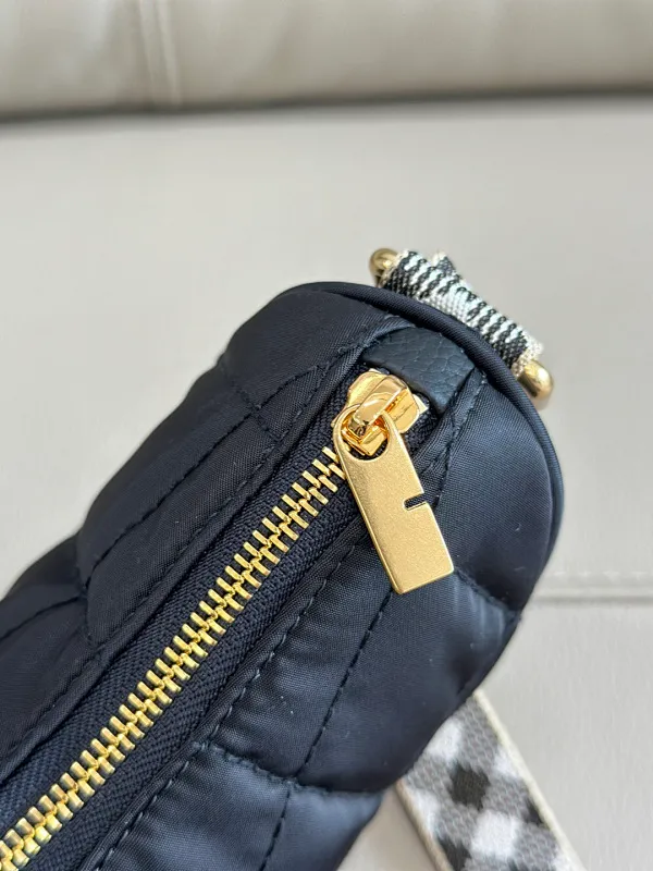 All categories Burberry women's bags (Burberry) Burberry 235
