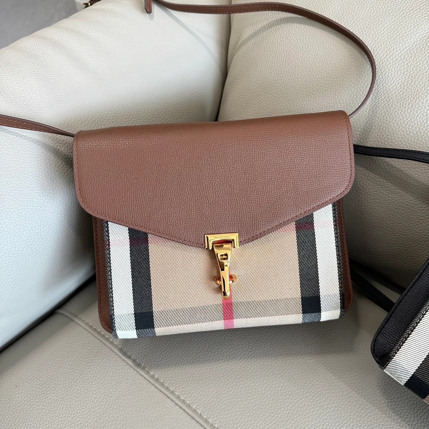 All Categories Official Website "Brand Women's Bags" Women's Bags 💙 Burberry 2025 New Burberry Crossbody Bag