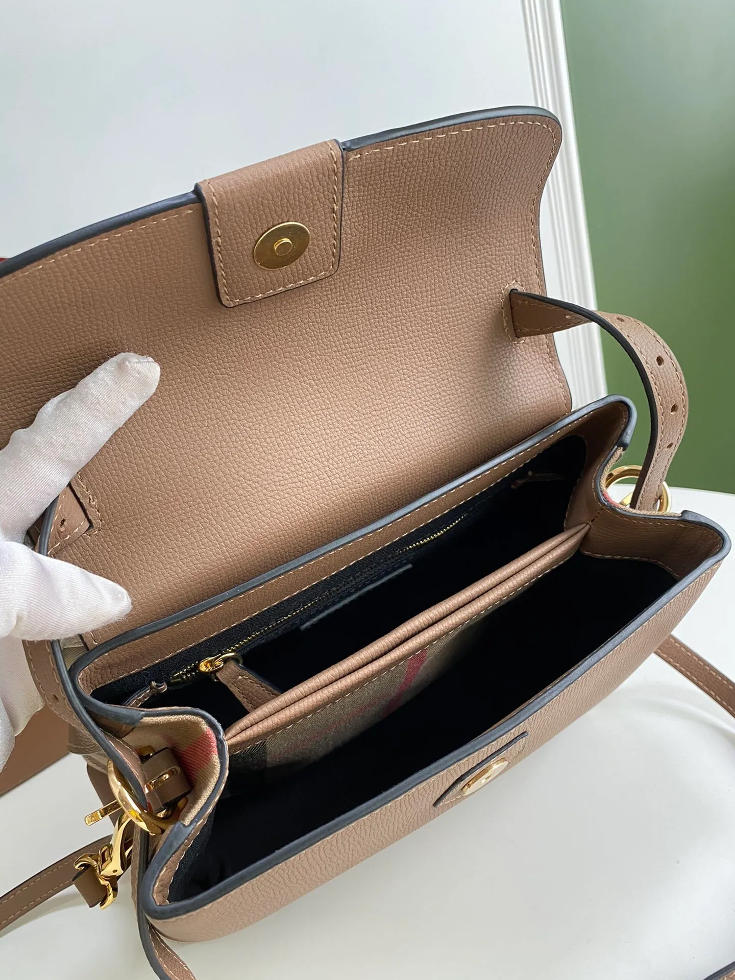 All Categories Official Website "Brand Women's Bags" Women's Bags 💙 Burberry 2025 New Burberry Crossbody Bag