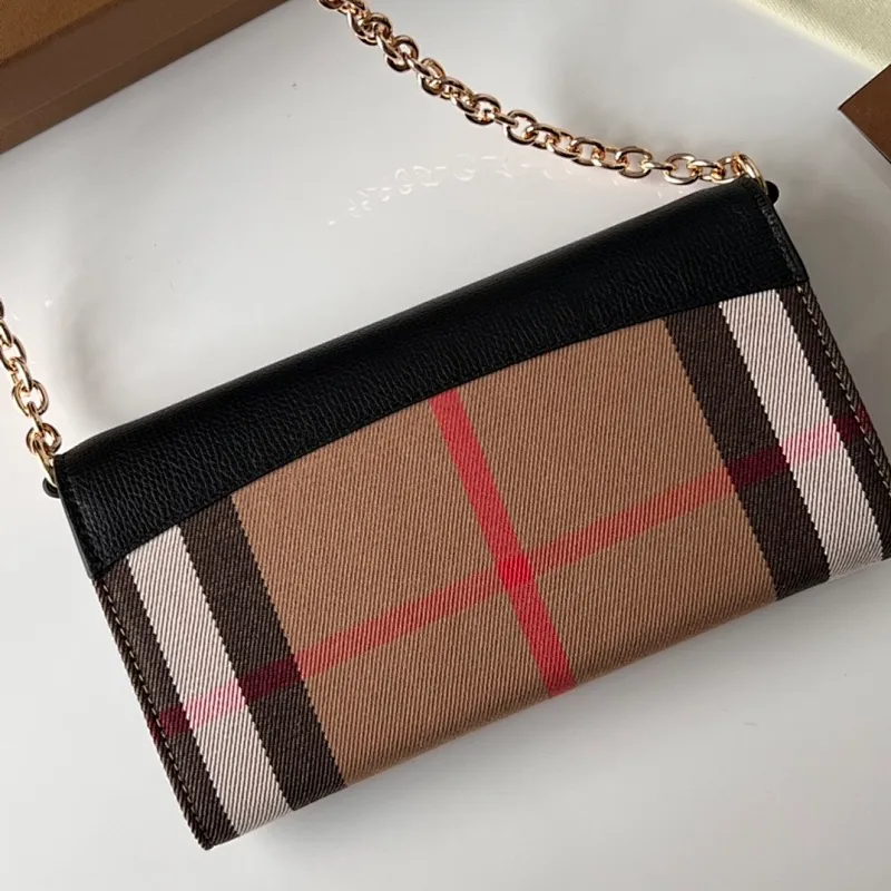All categories Burberry women's bags (Burberry) Burberry 2501