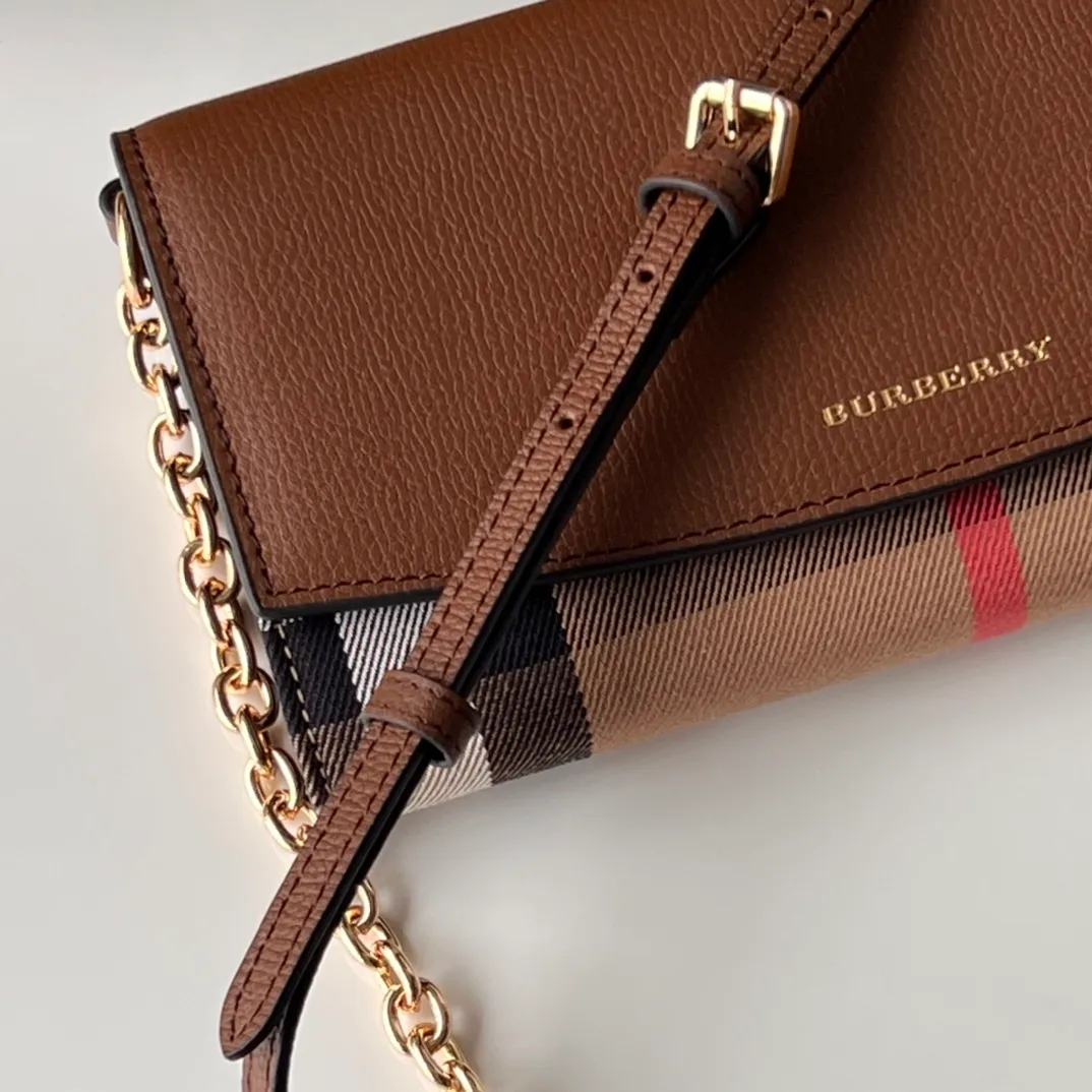 All categories Burberry women's bags (Burberry) Burberry 2501