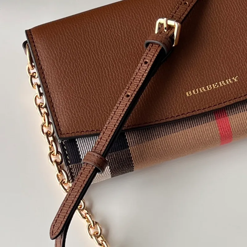 All categories Burberry women's bags (Burberry) Burberry 2501