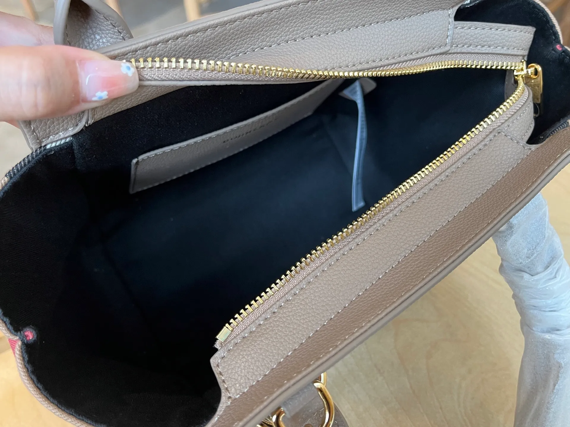 All categories Burberry women's bags (Burberry) Burberry 6609