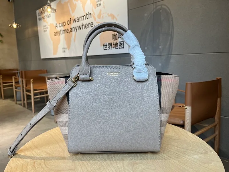All categories Burberry women's bags (Burberry) Burberry 6609