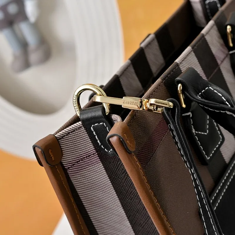 All categories Burberry women's bags (Burberry) Burberry 3325