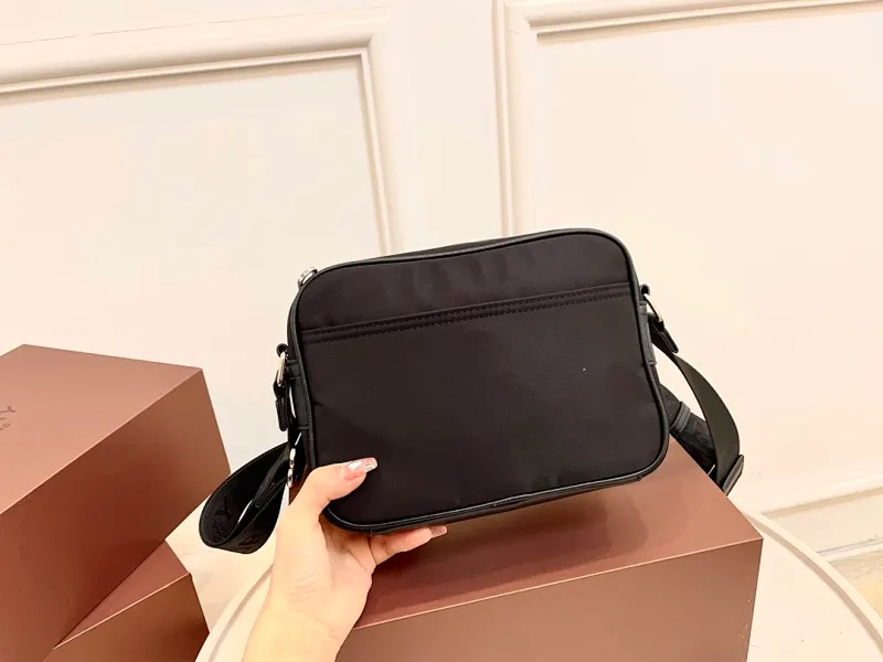 All Categories Official Website "Brand Women's Bags" Women's Bags 💙 Burberry 2023 New Burberry Crossbody Bag