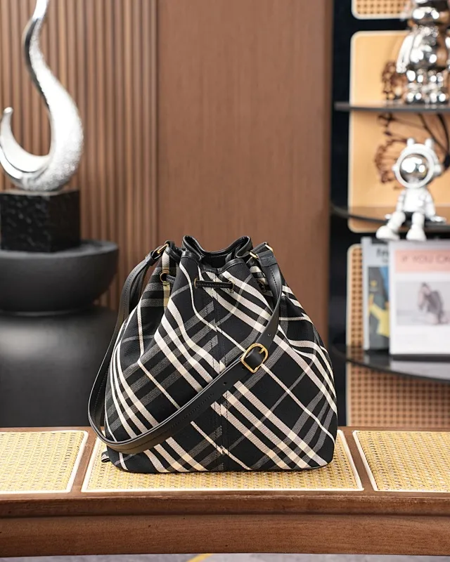 All categories Burberry women's bags (Burberry) Burberry 8386