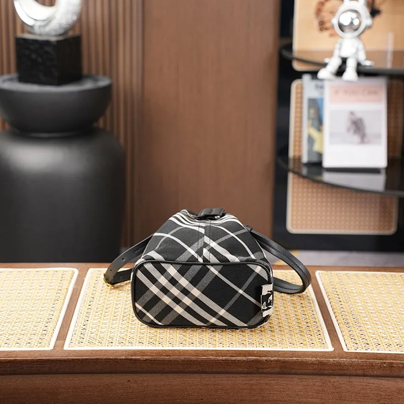 All categories Burberry women's bags (Burberry) Burberry 8386