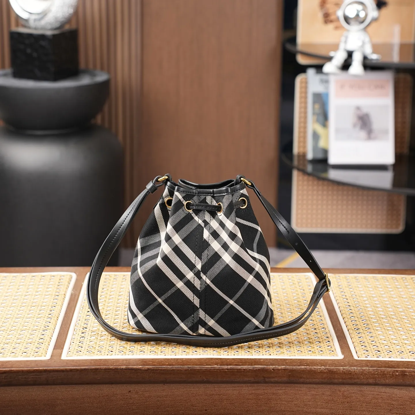 All categories Burberry women's bags (Burberry) Burberry 8386