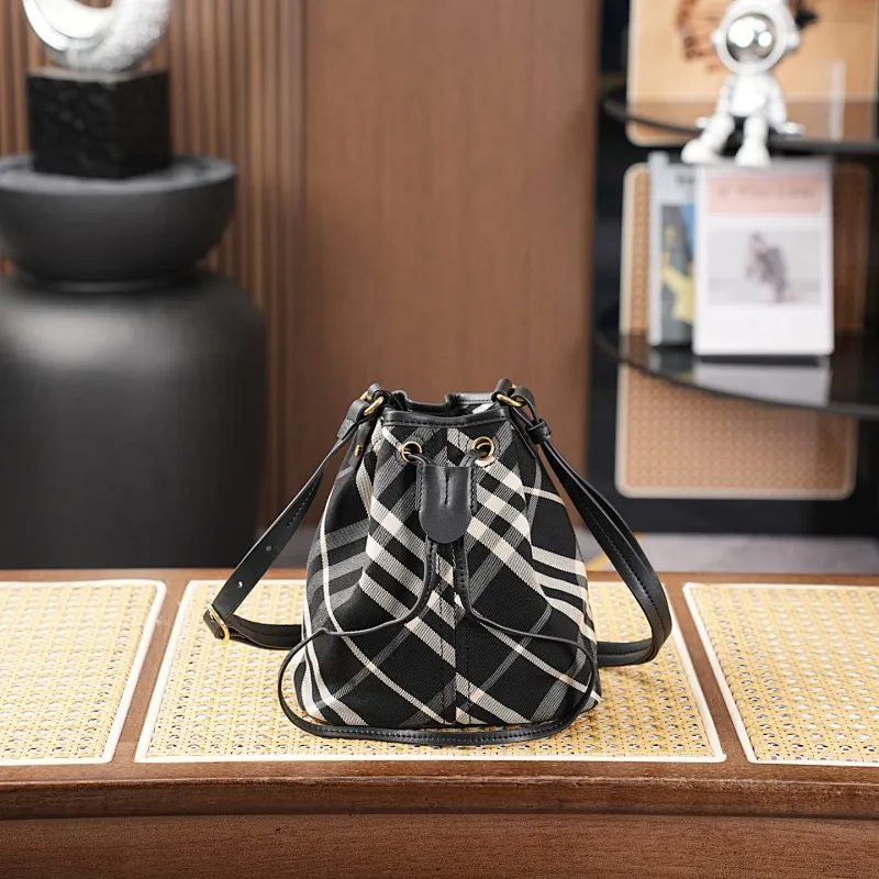 All categories Burberry women's bags (Burberry) Burberry 8386