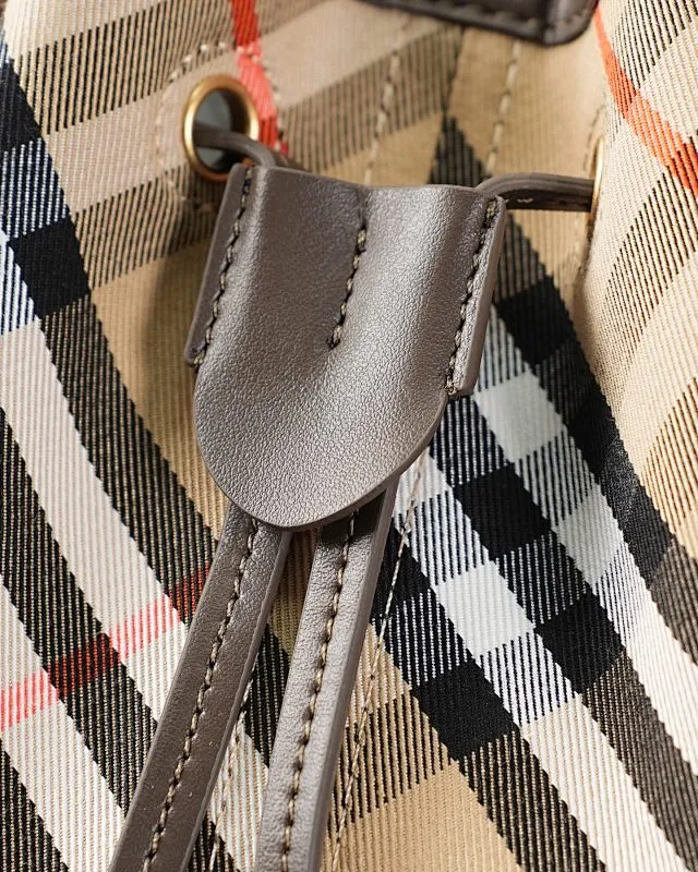 All categories Burberry women's bags (Burberry) Burberry 8386