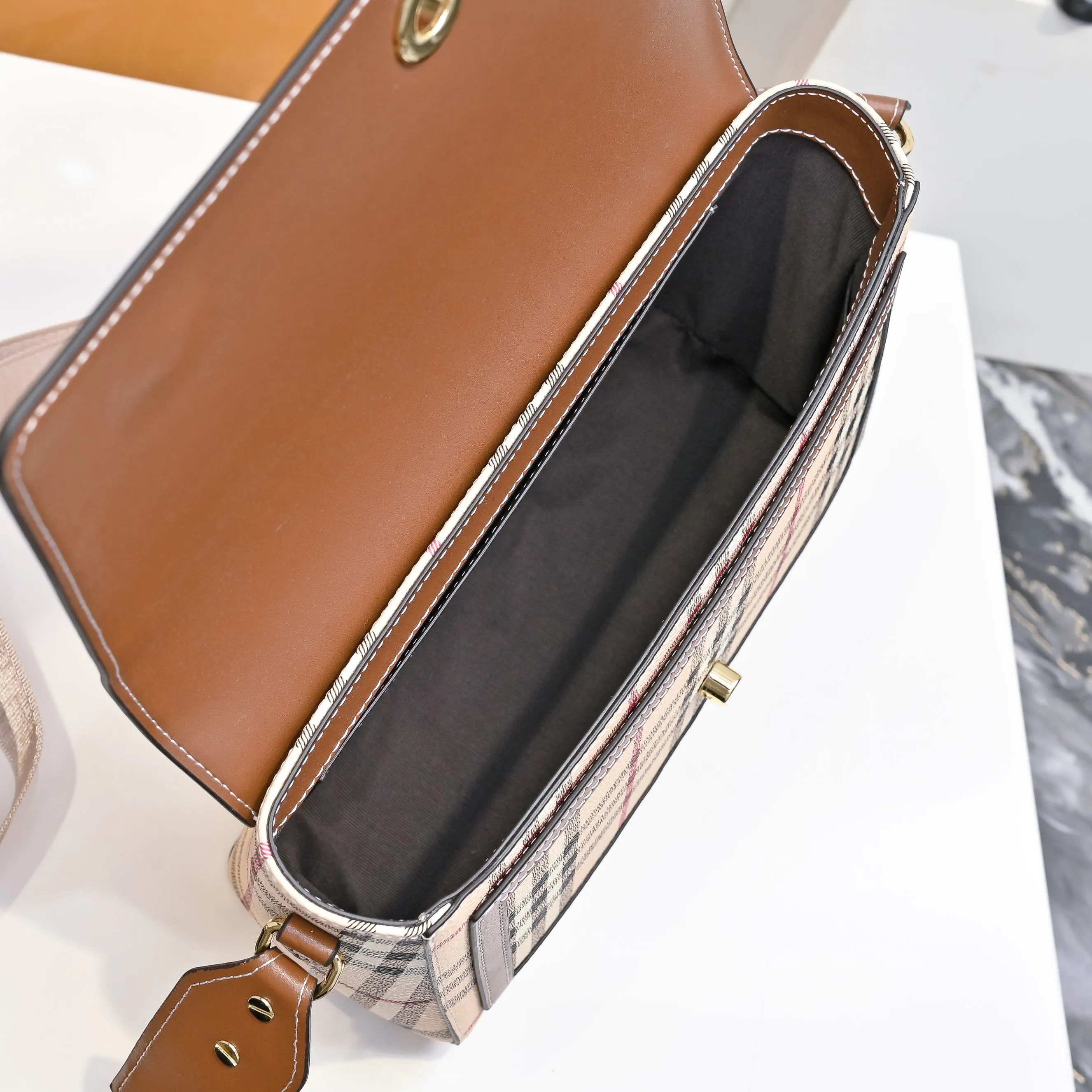 All categories Burberry women's bags (Burberry) Burberry 2517