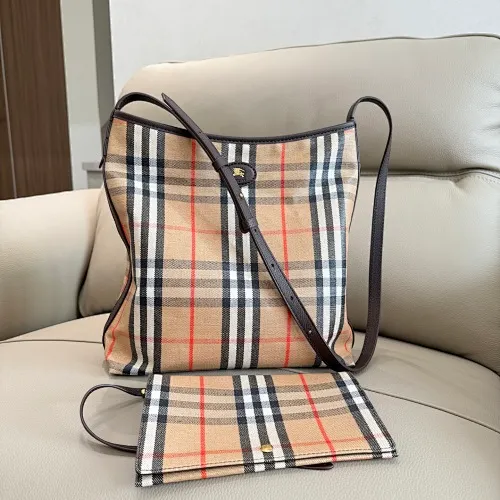 All categories Burberry women's bags (Burberry) Burberry 8397