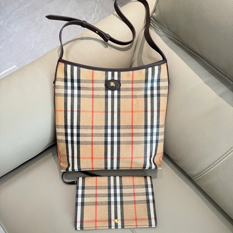 All categories Burberry women's bags (Burberry) Burberry 8397