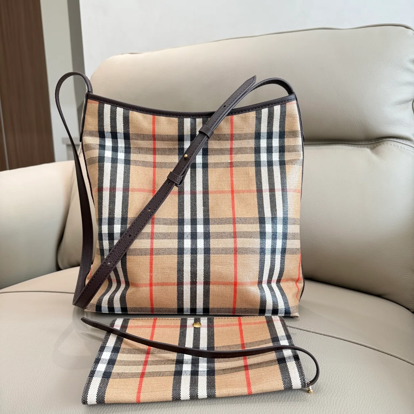 All categories Burberry women's bags (Burberry) Burberry 8397