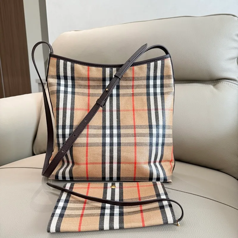 All categories Burberry women's bags (Burberry) Burberry 8397