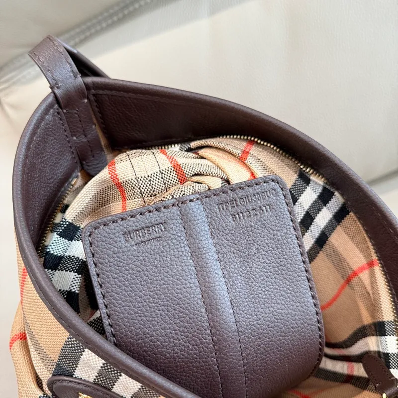 All categories Burberry women's bags (Burberry) Burberry 8397