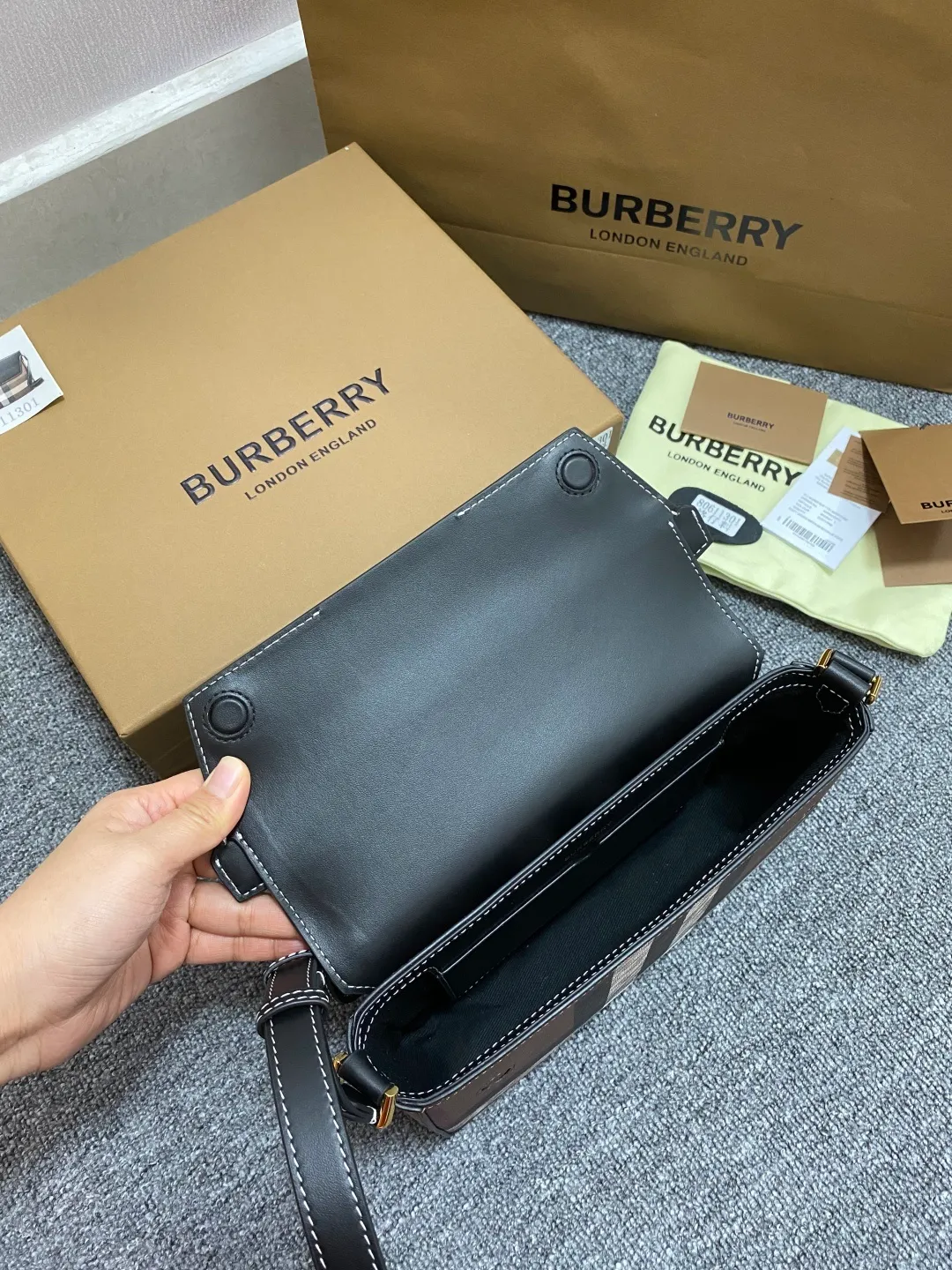 All Categories Official Website "Brand Women's Bags" Women's Bags 💙 Burberry 2025 New Burberry Crossbody Bag