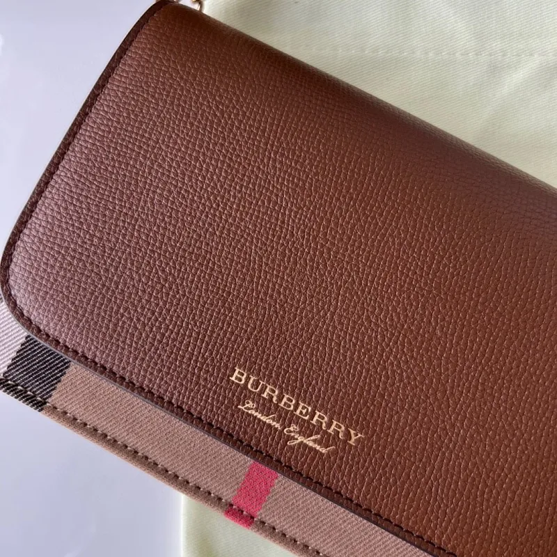 All categories Burberry women's bags (Burberry) Burberry 18696
