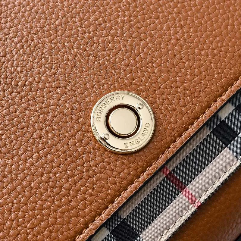 All categories Burberry women's bags (Burberry) Burberry 2527