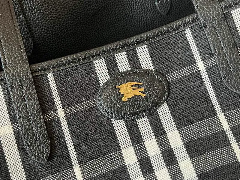 All categories Burberry women's bags (Burberry) Burberry 7201