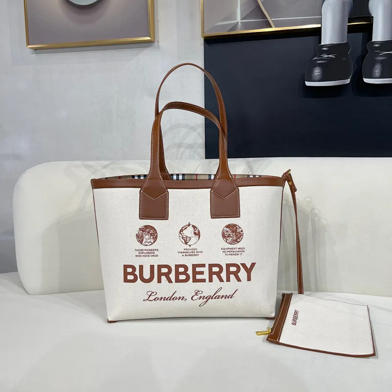 All categories Burberry women's bags (Burberry) Burberry 236