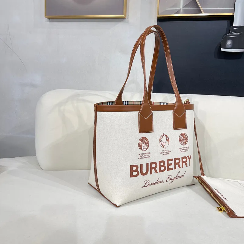 All categories Burberry women's bags (Burberry) Burberry 236