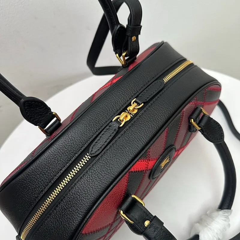 All categories Burberry women's bags (Burberry) Burberry 335